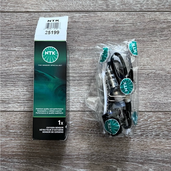 NEW NTK 25199 Oxygen Sensor for Hyundai & KIA - Picture 2 of 5